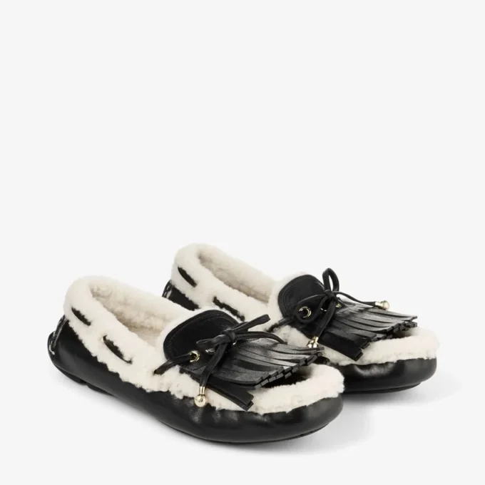 Mocassini Manon F in pelle martellata nera con shearling Mocassini Manon F in pelle martellata nera con shearling