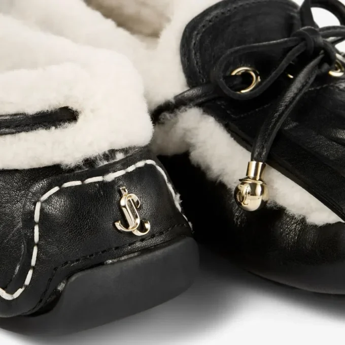 Mocassini Manon F in pelle martellata nera con shearling Mocassini Manon F in pelle martellata nera con shearling