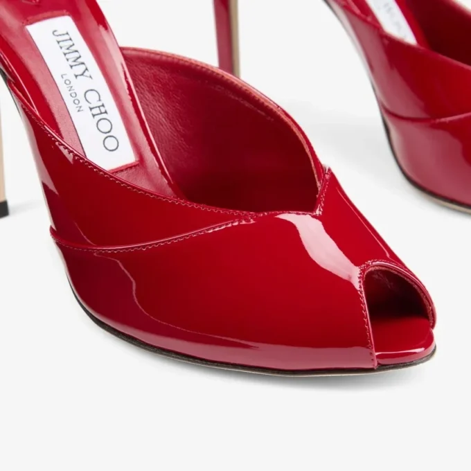 Mule Brigitte 100 in vernice rosso rubino