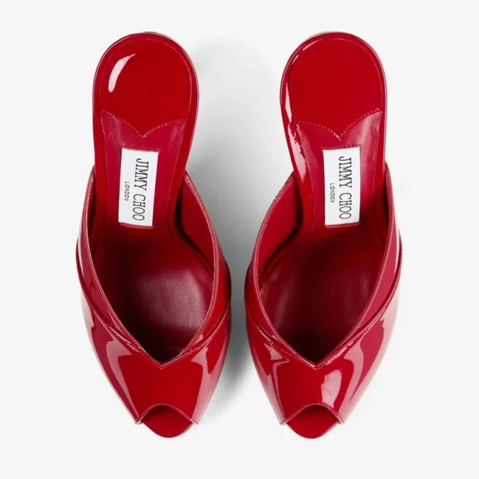 Mule Brigitte 100 in vernice rosso rubino