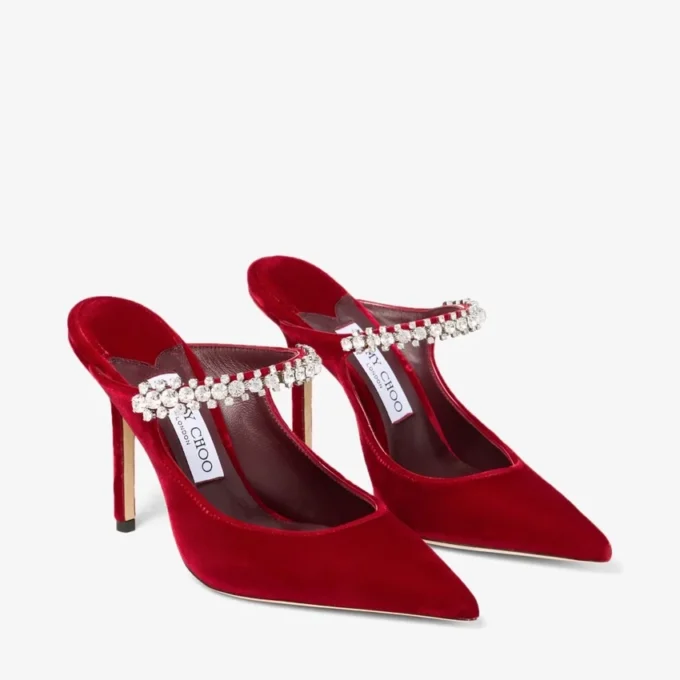 Mules Bing 100 in velluto rosso rubino con decorazioni in cristallo Mules Bing 100 in velluto rosso rubino con decorazioni in cristallo