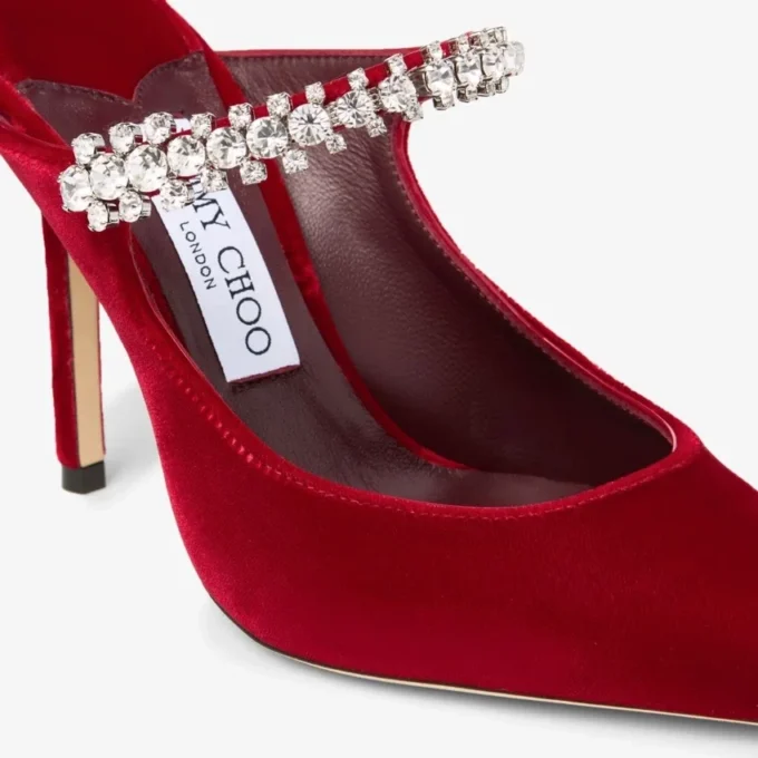 Mules Bing 100 in velluto rosso rubino con decorazioni in cristallo Mules Bing 100 in velluto rosso rubino con decorazioni in cristallo
