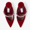 Mules Bing 100 in velluto rosso rubino con decorazioni in cristallo Mules Bing 100 in velluto rosso rubino con decorazioni in cristallo