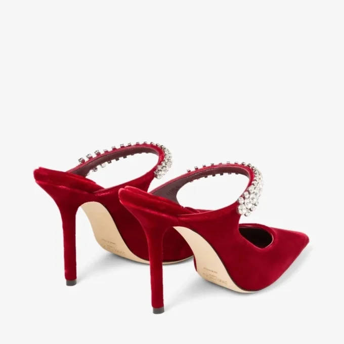 Mules Bing 100 in velluto rosso rubino con decorazioni in cristallo Mules Bing 100 in velluto rosso rubino con decorazioni in cristallo