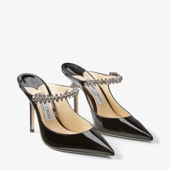 Mules Bing 100 in vernice nera con cinturino in cristallo Mules Bing 100 in vernice nera con cinturino in cristallo