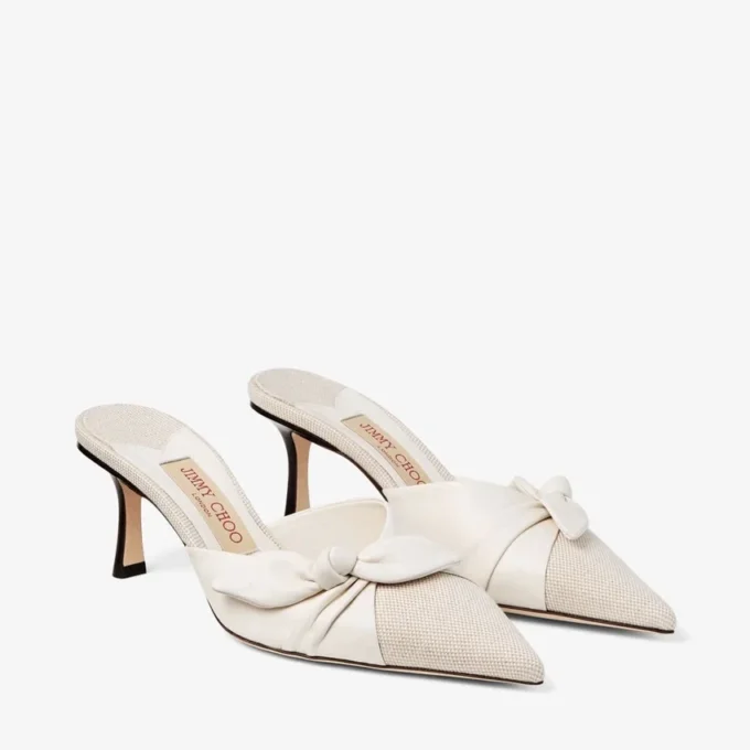 Mules Livi 65 in tela screziata color mandorla e latte e morbida pelle a guanto con fiocco in pelle nappa Mules Livi 65 in tela screziata color mandorla e latte e morbida pelle a guanto con fiocco in pelle nappa