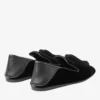 Pantofole da uomo Eliot in velluto nero con nappa Pantofole da uomo Eliot in velluto nero con nappa