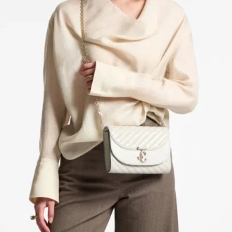 Pochette Avenue Curve in pelle nappa trapuntata color latte