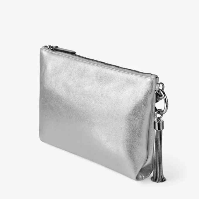 Pochette Callie in pelle metallizzata argento Pochette Callie in pelle metallizzata argento