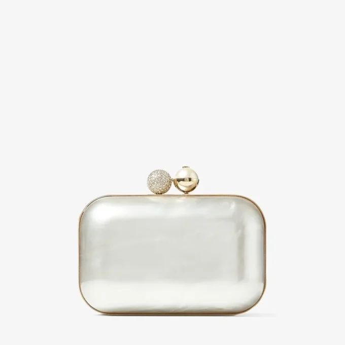 Pochette Cloud in madreperla avorio con chiusura in cristallo Pochette Cloud in madreperla avorio con chiusura in cristallo