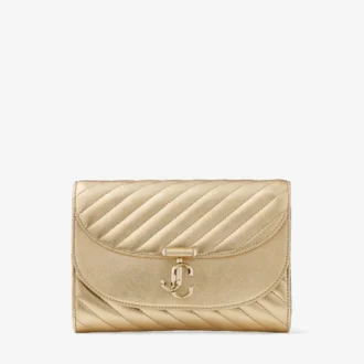 Pochette Curve in pelle metallizzata trapuntata oro lucido con catena