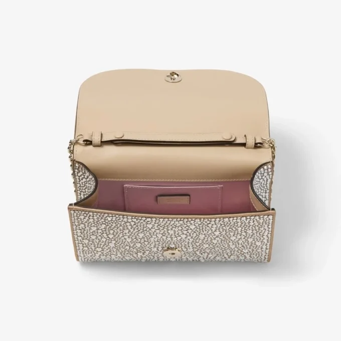 Pochette Curve in pelle scamosciata dorata lucida con cristalli Hotfix Pochette Curve in pelle scamosciata dorata lucida con cristalli Hotfix
