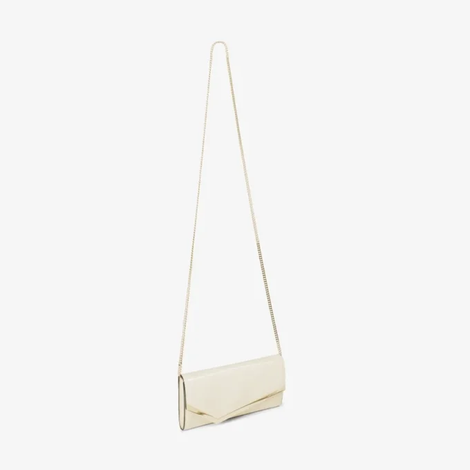 Pochette Emmie in pelle verniciata color latte Pochette Emmie in pelle verniciata color latte