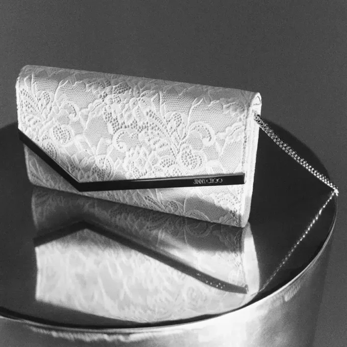 Pochette Emmie in pizzo jimmy choo color avorio Pochette Emmie in pizzo jimmy choo color avorio