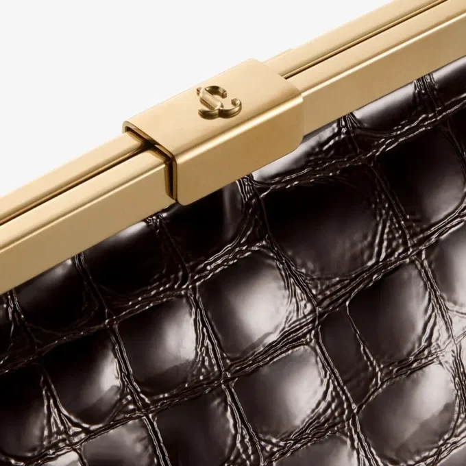 Pochette Ganache Sambuco in pelle goffrata lucida effetto coccodrillo Pochette Ganache Sambuco in pelle goffrata lucida effetto coccodrillo