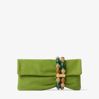 Pochette Zandra in pelle scamosciata color trifoglio con bracciale di perline Pochette Zandra in pelle scamosciata color trifoglio con bracciale di perline