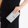 Portafoglio Curve con catena in argento Portafoglio in nappa metallizzata trapuntata con catena