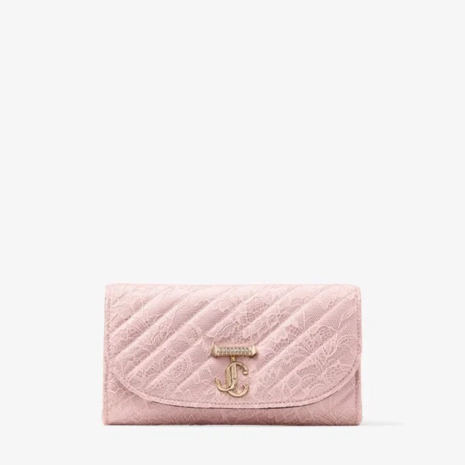 Portafoglio Curve con catena Portafoglio in pizzo jimmy choo trapuntato rosa con catena e barra JC in cristallo