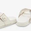 Sandali Fayence in pelle color latte con decorazioni in perle Sandali Fayence in pelle color latte con decorazioni in perle