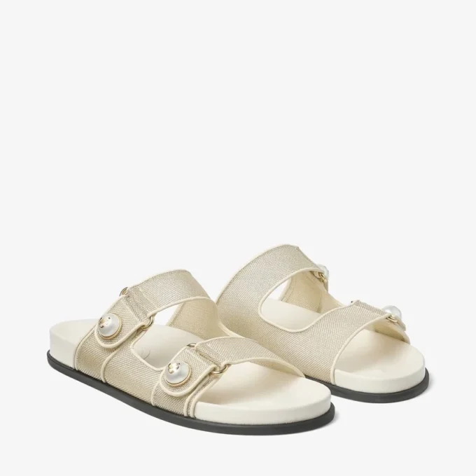 Sandali Fayence in pelle verniciata metallizzata color champagne con perle Sandali Fayence in pelle verniciata metallizzata color champagne con perle