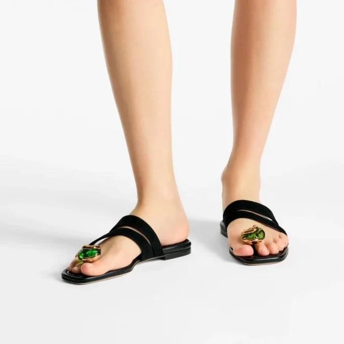 Sandali piatti Emeri in pelle scamosciata nera e verde trifoglio