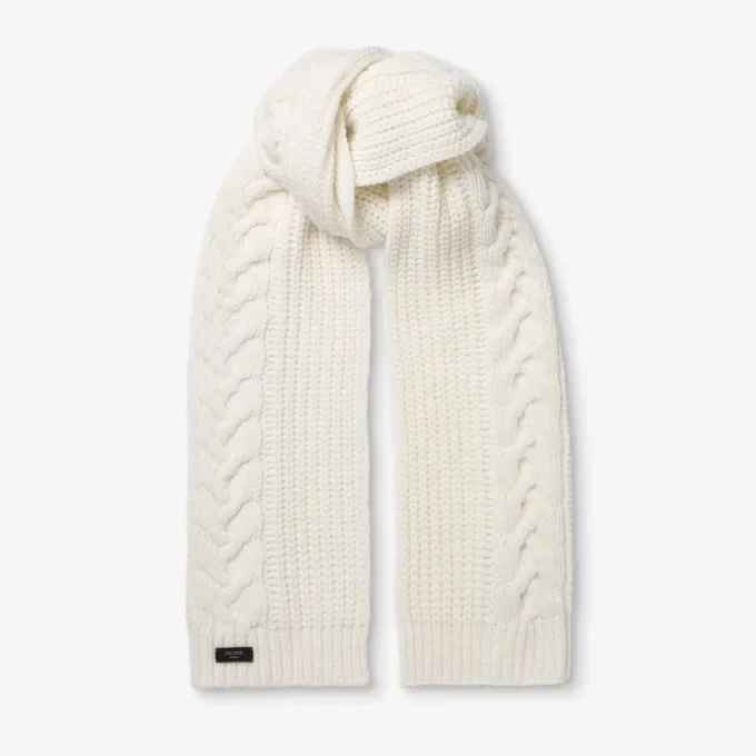 Sciarpa Yukiko a trecce color latte con etichetta in pelle con logo Sciarpa Yukiko a trecce color latte con etichetta in pelle con logo