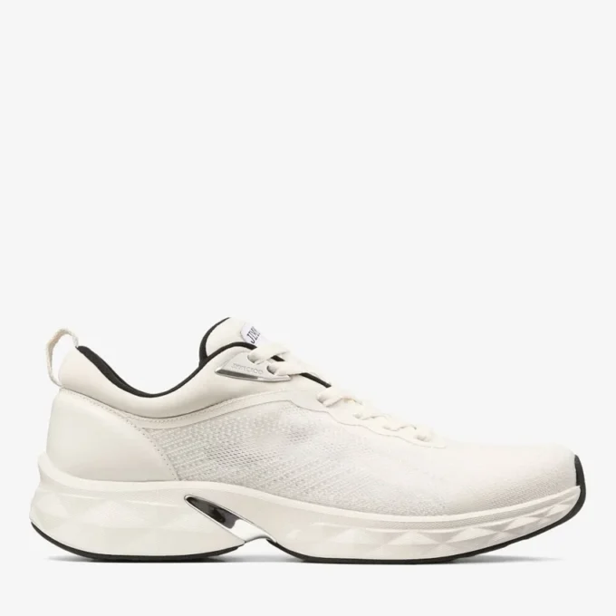 Sneakers Diamond Run M in misto jacquard a maglia color latte e nero Sneakers Diamond Run M in misto jacquard a maglia color latte e nero