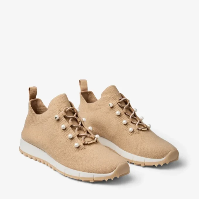 Sneakers Veles in maglia melange di cashmere color chai con bottoni in perla