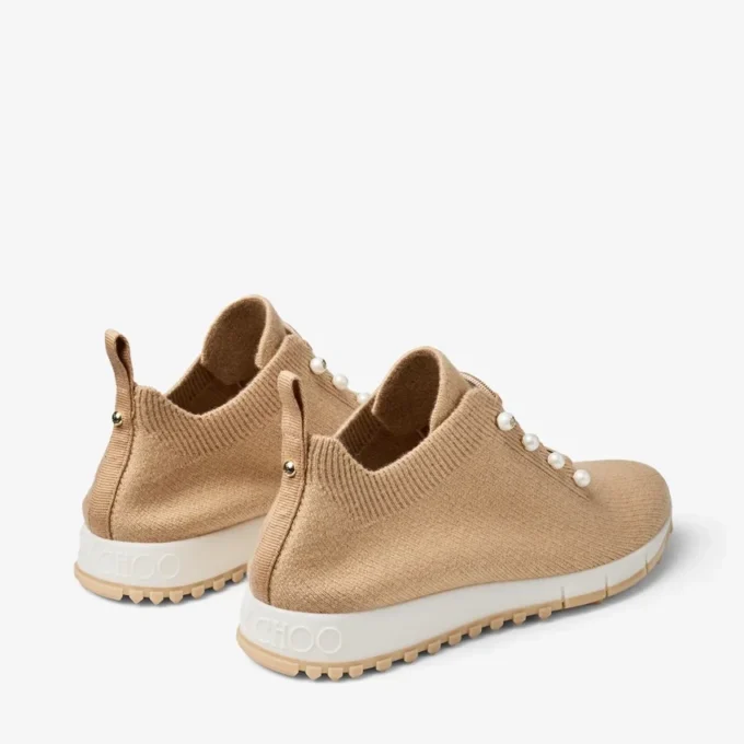 Sneakers Veles in maglia melange di cashmere color chai con bottoni in perla