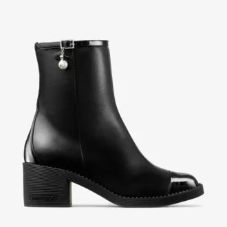 Stivaletti Adry 60 in pelle verniciata nera e nappa con ciondolo a forma di perla