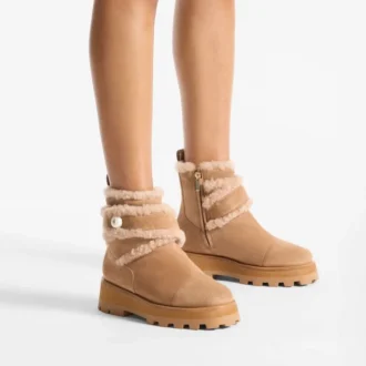 Stivaletti piatti Meena in camoscio di velluto color caramello con shearling