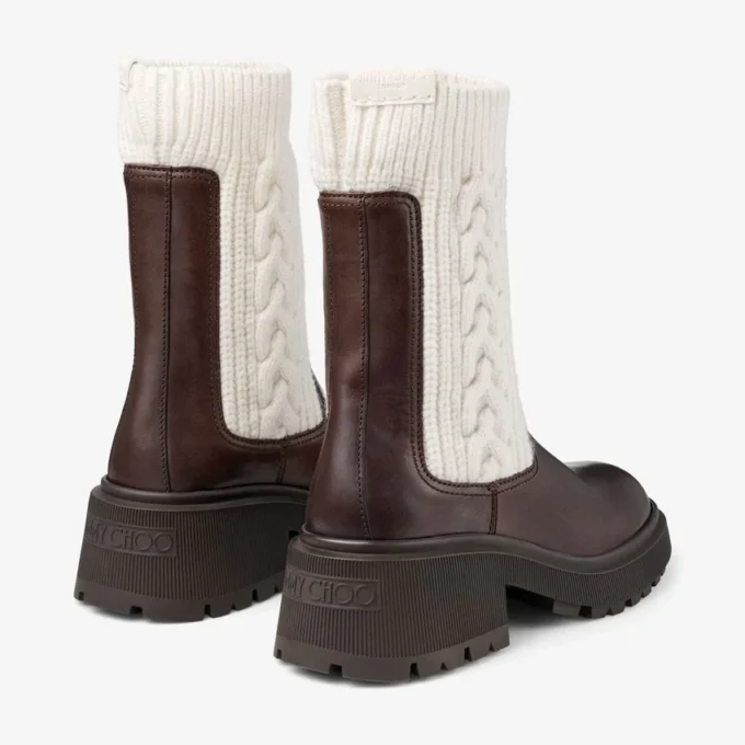 Stivaletti Tamia Flat in pelle di vitello lucida color cioccolato con motivo a trecce