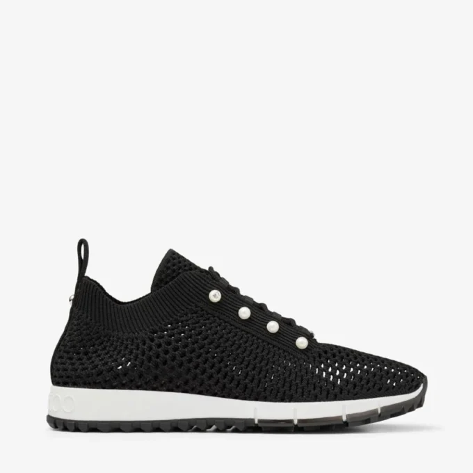 Veles Sneakers basse in maglia all’uncinetto nera con perle Veles Sneakers basse in maglia all’uncinetto nera con perle