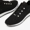 Veles Sneakers basse in maglia all’uncinetto nera con perle Veles Sneakers basse in maglia all’uncinetto nera con perle