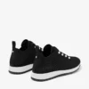 Veles Sneakers basse in maglia all’uncinetto nera con perle Veles Sneakers basse in maglia all’uncinetto nera con perle
