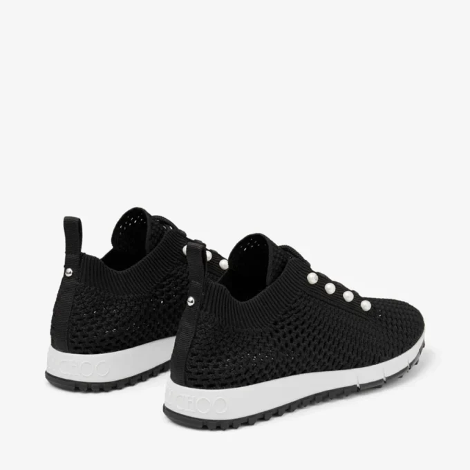 Veles Sneakers basse in maglia all’uncinetto nera con perle Veles Sneakers basse in maglia all’uncinetto nera con perle